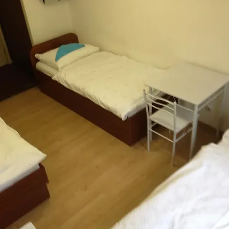 沃德马特简单旅舍 旅馆 *